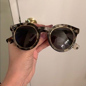 Illesteva Leonard II in ring white tortoise